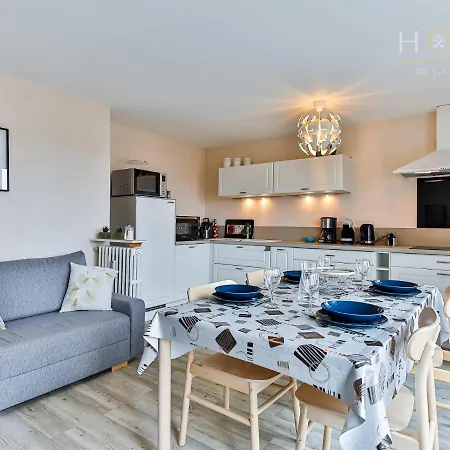 Joli T2 Equipe A Deux Pas Du Littoral * 莱萨布勒-多洛讷