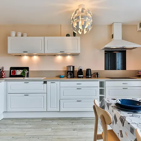 Joli T2 Equipe A Deux Pas Du Littoral *