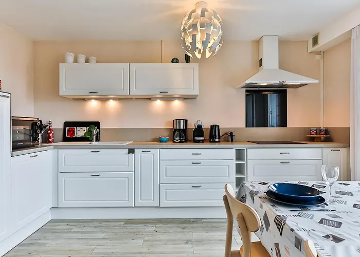 Joli T2 Equipe A Deux Pas Du Littoral *